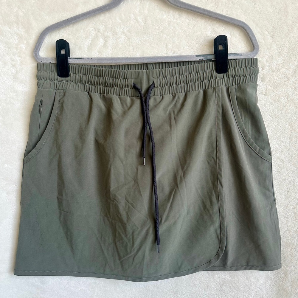 Avalanche North Point Olive Green Faux Wrap Hiking Golf Skort Women's Large